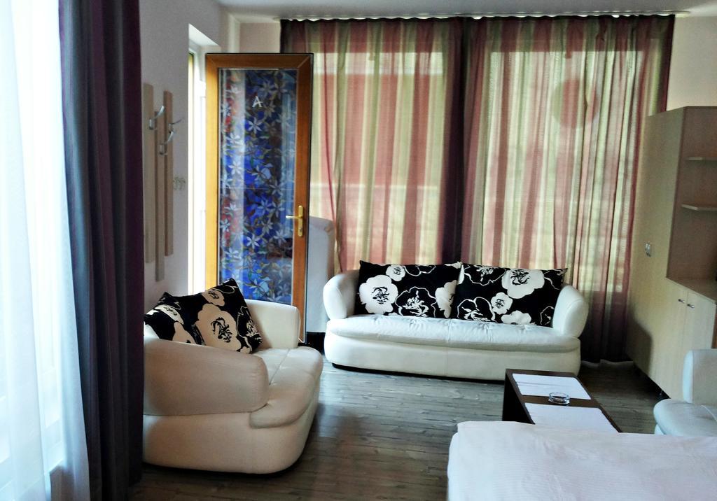 Lucas 10 Apartments Cluj-Napoca Ngoại thất bức ảnh